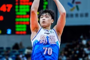 越来越泯然众人！齐麟手感一般 17中6拿14分4板&正负值-25